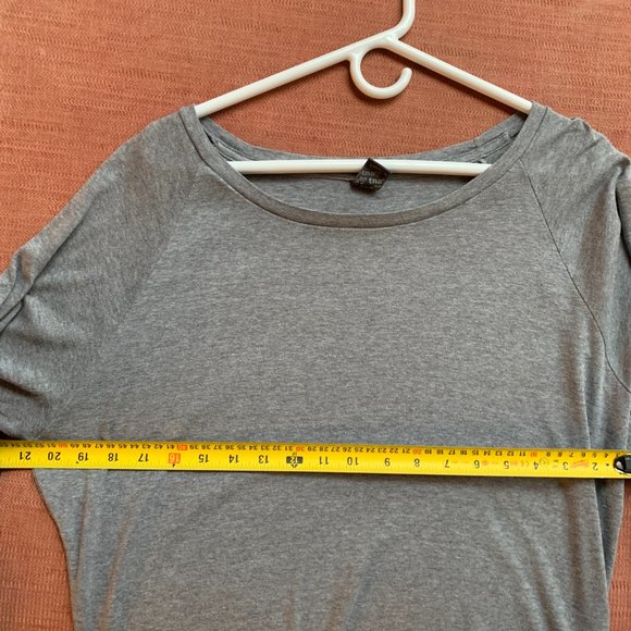 gray tna longsleeve - Picture 5 of 6